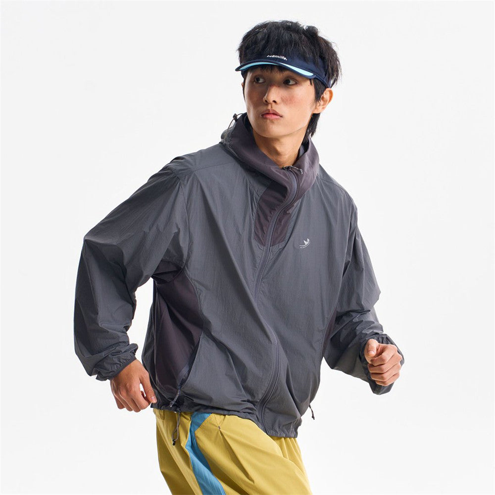 Lightweight hooded sunscreen jacket